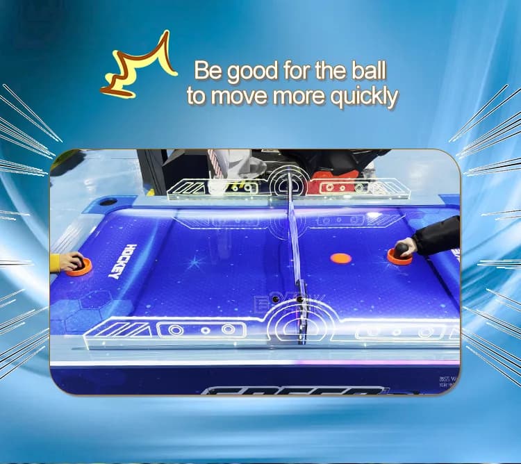 Detalle de la superficie de juego rápido del disco en la mesa de hockey de aire azul
