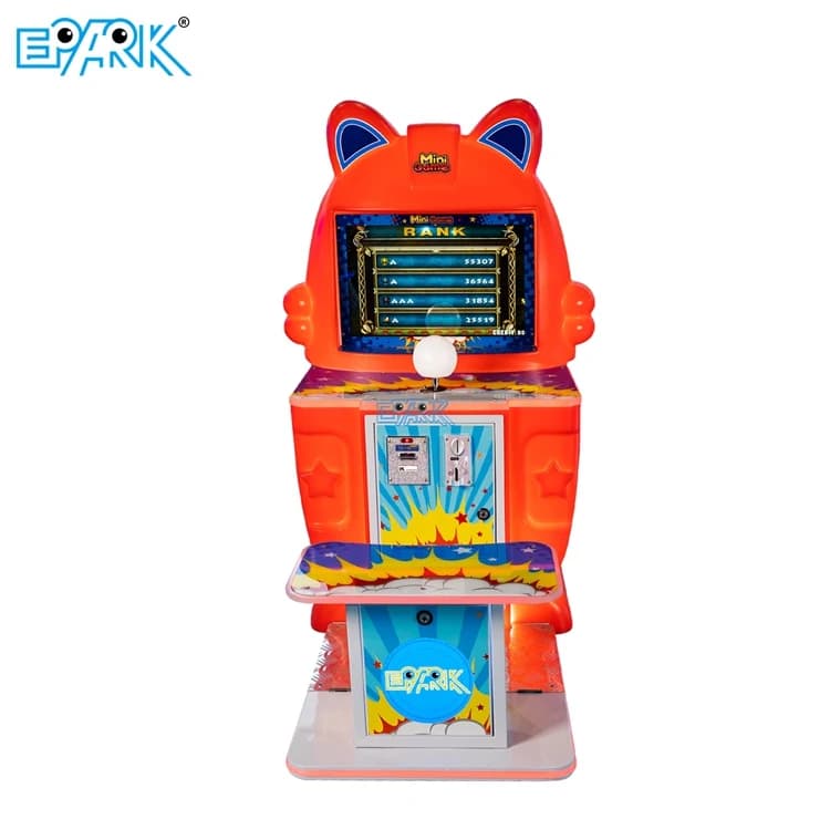 Vista frontal de una máquina recreativa de parkour roja con asientos.