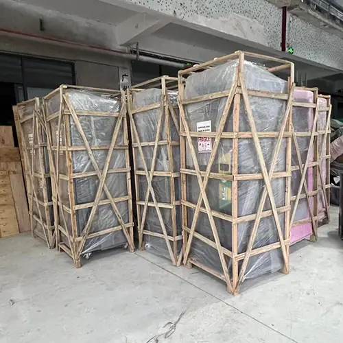 Arcade machines protected with export packing frames