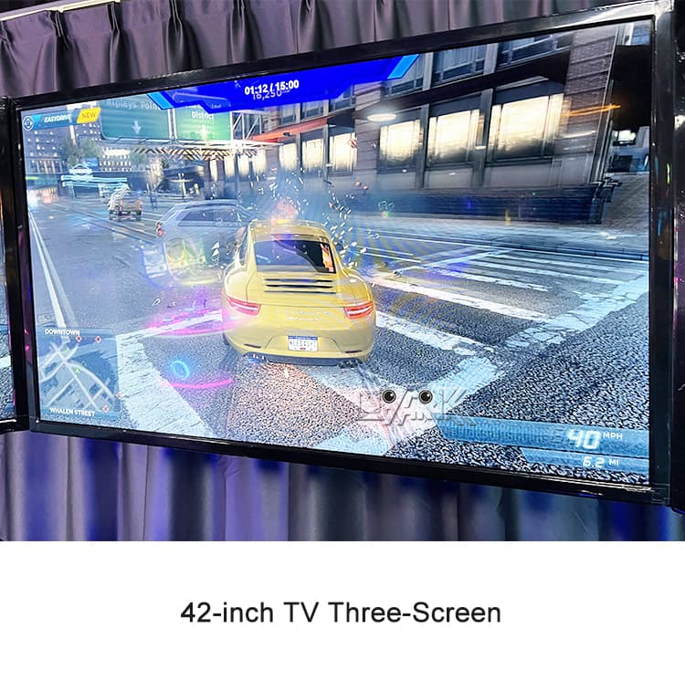 Arcade racing machine with panoramic screen display